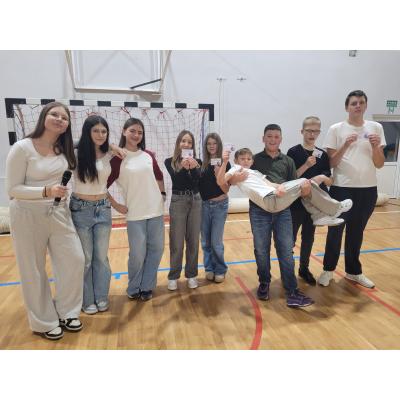 Samorząd Uczniowski przedstawia: andrzejkowy wieczór pełen zabawy i magii!