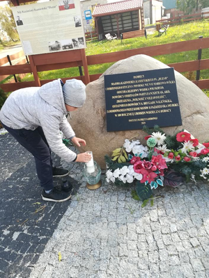 Wolontariuszre uporządkowali miejsce pamięci poświęcone Majorowi Kazimierzowi Kamieńskiemu ps. Huzar Zdjęcie do artykułu Wolontariuszre uporządkowali miejsce pamięci poświęcone Majorowi Kazimierzowi Kamieńskiemu ps. Huzar