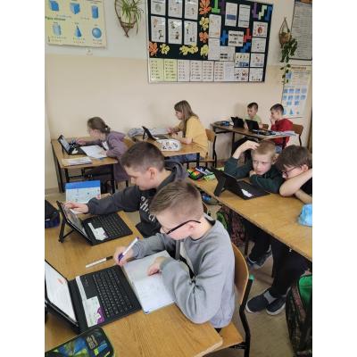 zeszyt.online - sztuczna inteligencja w nauce matematyki zeszyt.online - sztuczna inteligencja w nauce matematyki