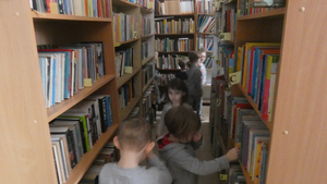 Wizyta przedszkolaków w bibliotece szkolnej Zdjęcie do artykułu Wizyta przedszkolaków w bibliotece szkolnej