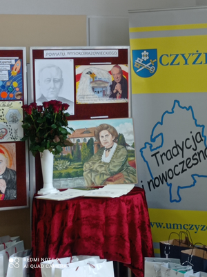 „Patroni, bohaterowie i autorytety uczniów powiatu – Ziemi Wysokomazowieckiej szkoły prezentujemy dziś światu” Zdjęcie do artykułu „Patroni, bohaterowie i autorytety uczniów powiatu – Ziemi Wysokomazowieckiej szkoły prezentujemy dziś światu”