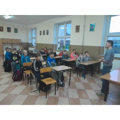 Program profilaktyczny pn. „ Wzmacnianie bezpieczeństwa wśród uczniów” Program profilaktyczny pn. „ Wzmacnianie bezpieczeństwa wśród uczniów”