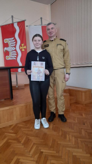 Sukces Agaty Komar - uczennicy klasy 5 w Eliminacjach powiatowych Ogólnopolskiego Strażackiego Konkursu Plastycznego Zdjęcie do artykułu Sukces Agaty Komar - uczennicy klasy 5 w Eliminacjach powiatowych Ogólnopolskiego Strażackiego Konkursu Plastycznego