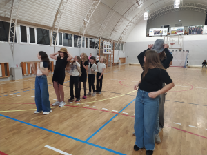 Szkolna dyskoteka klas 4-8 Zdjęcie do artykułu Szkolna dyskoteka klas 4-8