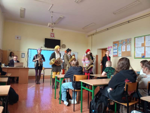 Spotkanie uczniów klas 8 z przedstawicielami I Liceum Ogólnokształcącego w Łapach Zdjęcie do artykułu Spotkanie uczniów klas 8 z przedstawicielami I Liceum Ogólnokształcącego w Łapach