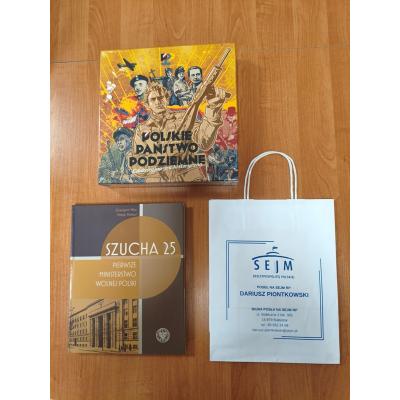 Pamiątka od Dariusza Piontkowskiego, posła na sejm Rzeczypospolitej Polskiej