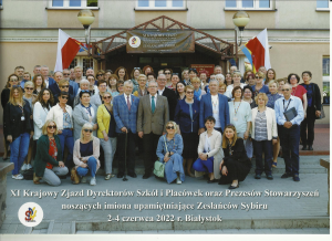 XI KRAJOWY ZJAZD PRZEDSTAWICIELI SZKÓŁ ORAZ STOWARZYSZEŃ UPAMIĘTNIAJĄCYCH POLSKĄ GOLGOTĘ WSCHODU Zdjęcie do artykułu XI KRAJOWY ZJAZD PRZEDSTAWICIELI SZKÓŁ ORAZ STOWARZYSZEŃ UPAMIĘTNIAJĄCYCH POLSKĄ GOLGOTĘ WSCHODU